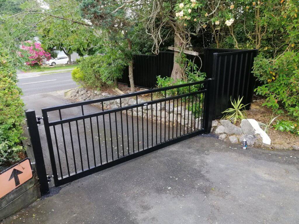 SingleSingle Swing Gate
